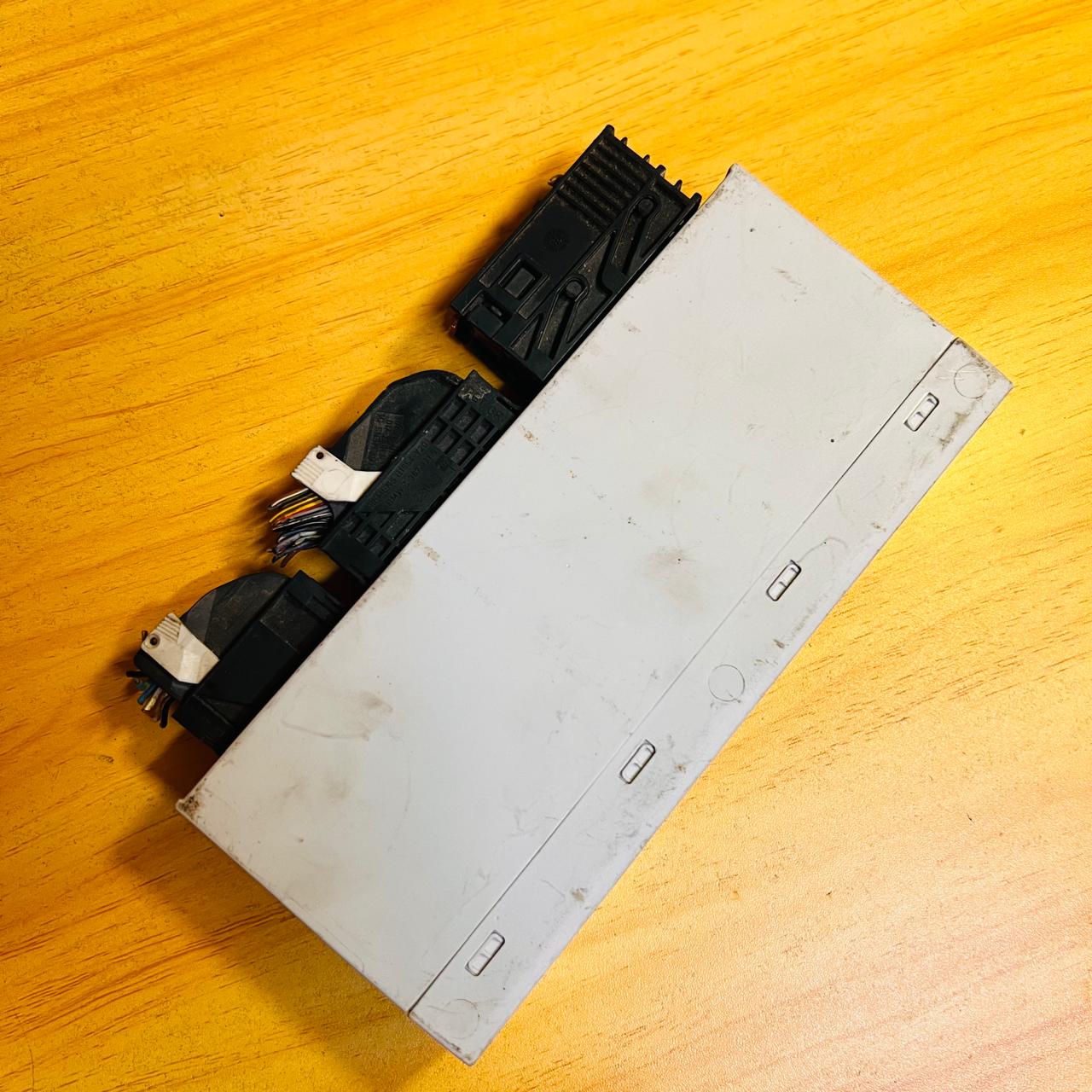 61.35-8385538 / 8385538 / 61358385538 / 109110/ 309910 BMW E46 Basic Comfort Control Module BCM, automan spare parts