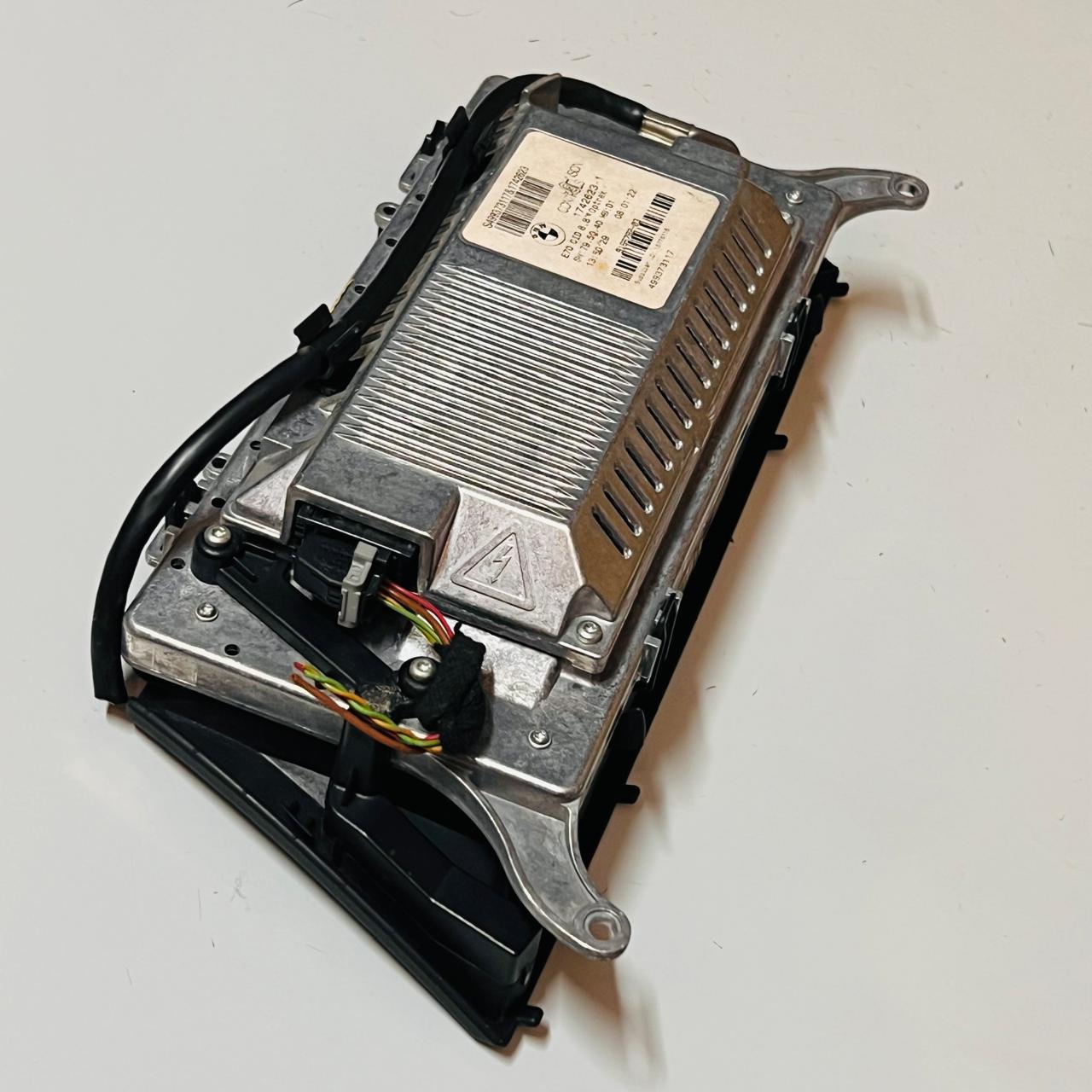 BMW E71 X6 E70 X5 NAVIGATION CD INFO DISPLAY MONITOR SCREEN 8.8 NAVI 9166782 1742623-1, 1138730
