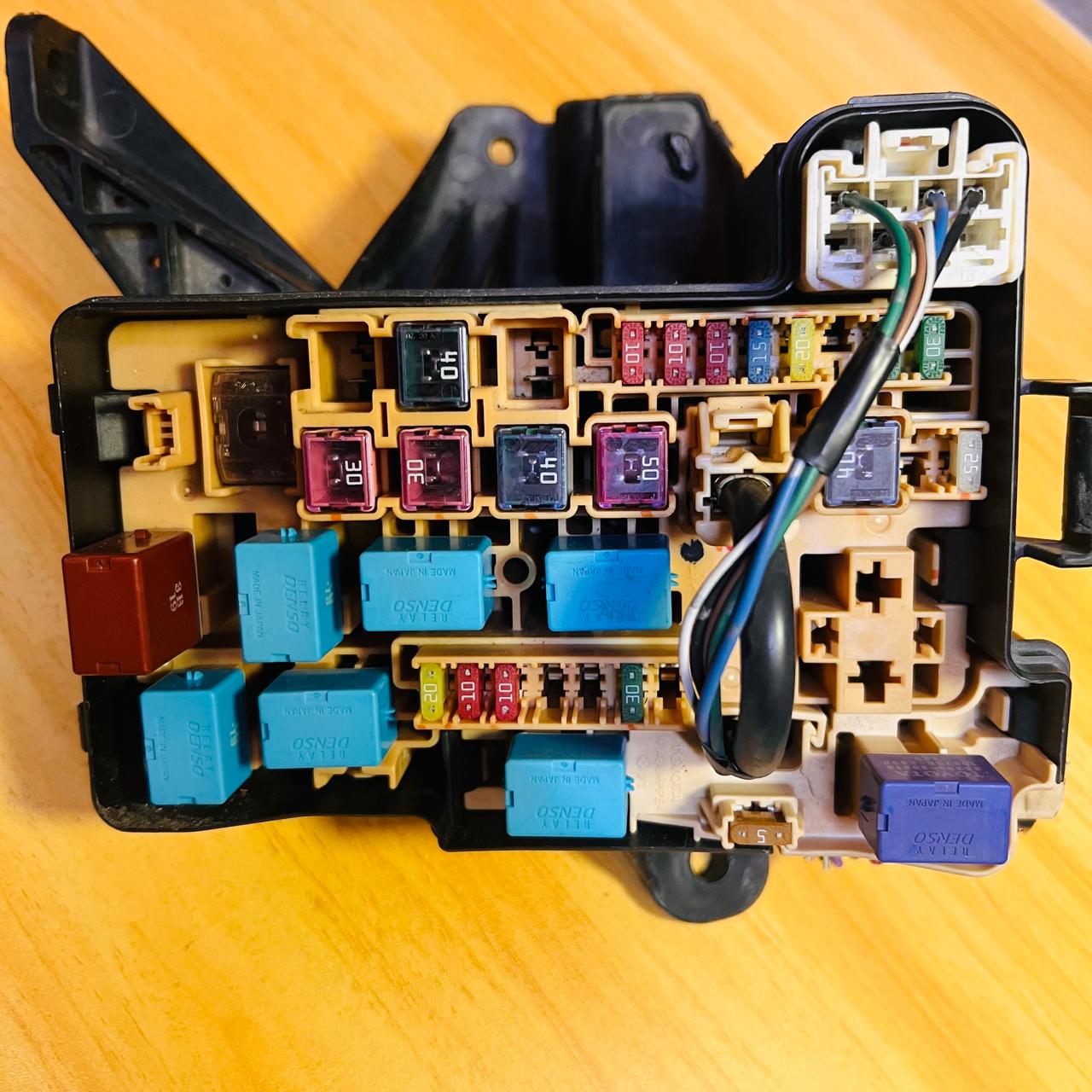 Toyota Isis 2005 Fuse Relay Box 82662-44210, 82662-44211, 82663-68010, 82741-63010, 8266244210, 8266244211, 8266368010, 8274163010 ,ZNM10G, 1ZZ-FE, PP-T20+GF10, PA66-PPE , automan spare parts