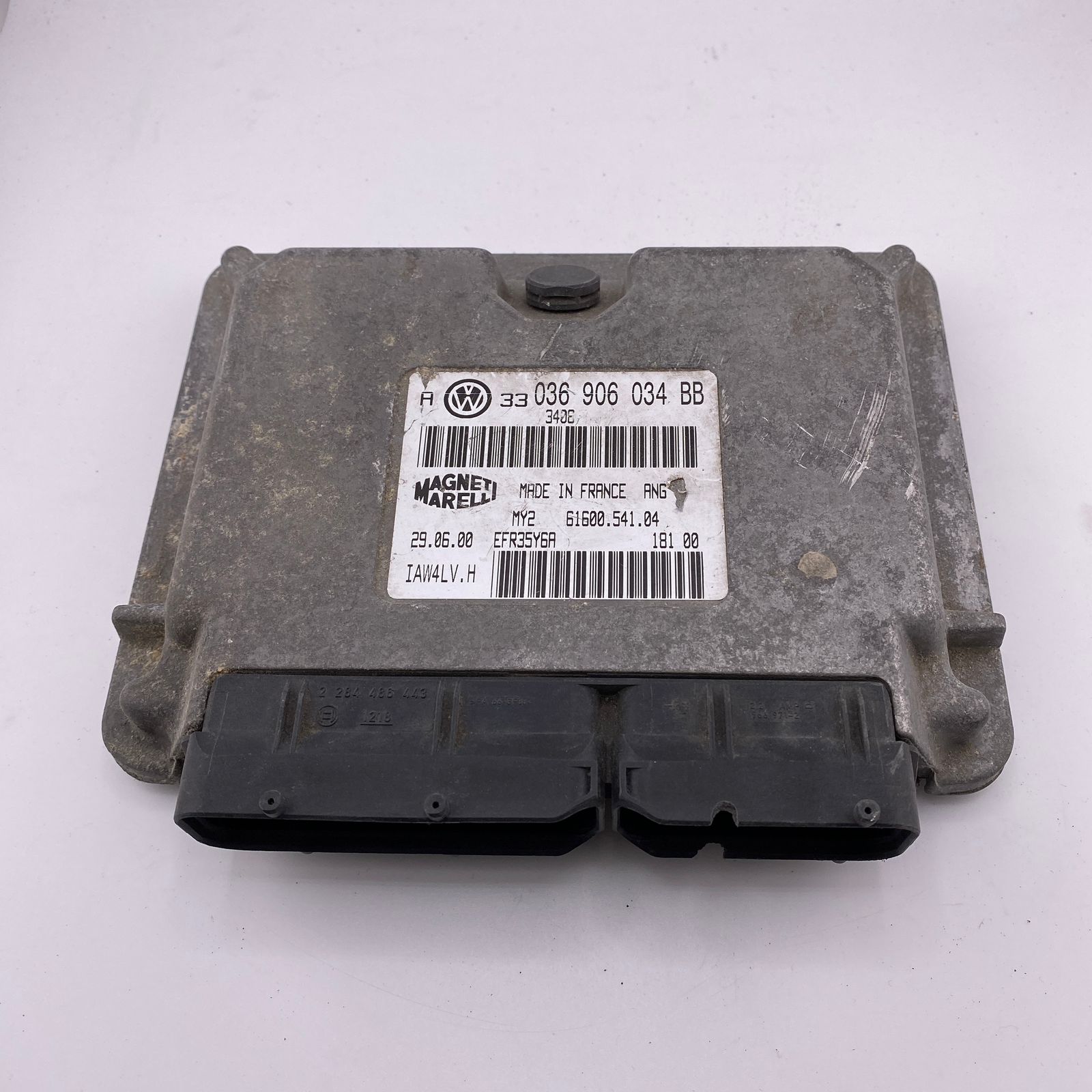 036906034BB وحدة التحكم في محرك البنزين VW Golf MK4 1.6 وحدة التحكم الإلكترونية 036906034 BB