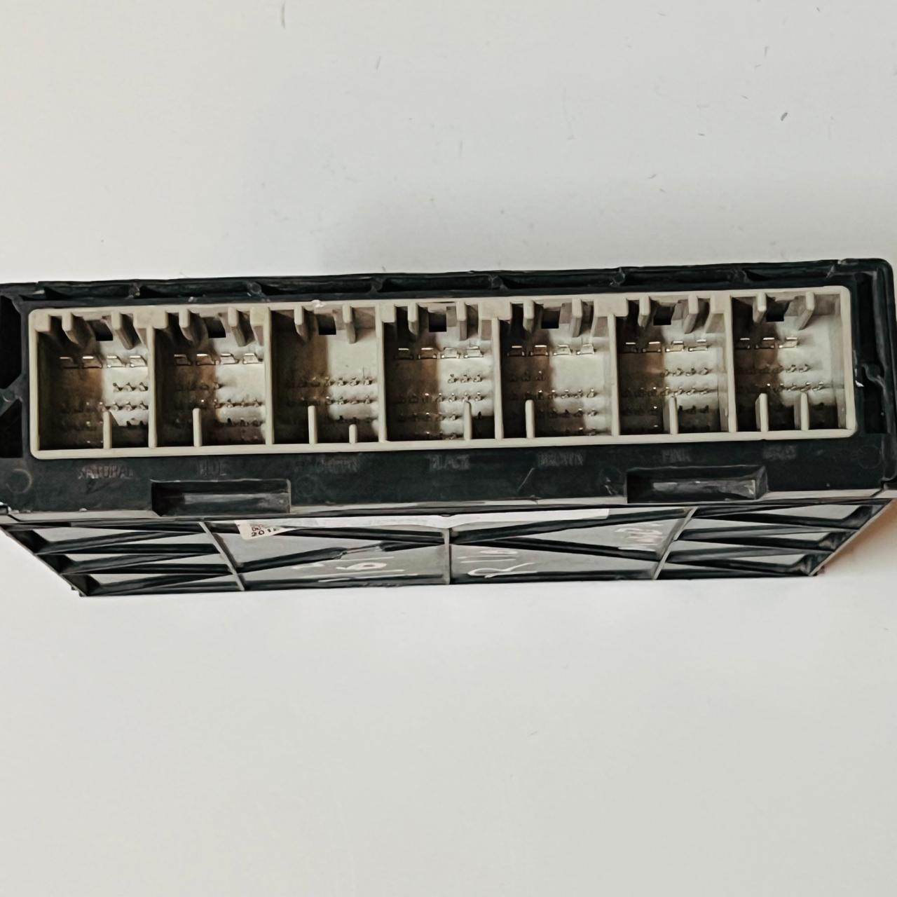 وحدة التحكم في هيكل شيفروليه كروز 2012-12 BCU BCM 13585675 OEM