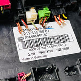Mercedes-Benz E-Class Fuse Relay Box 2115452001 5DK008047-40 5DK00804740