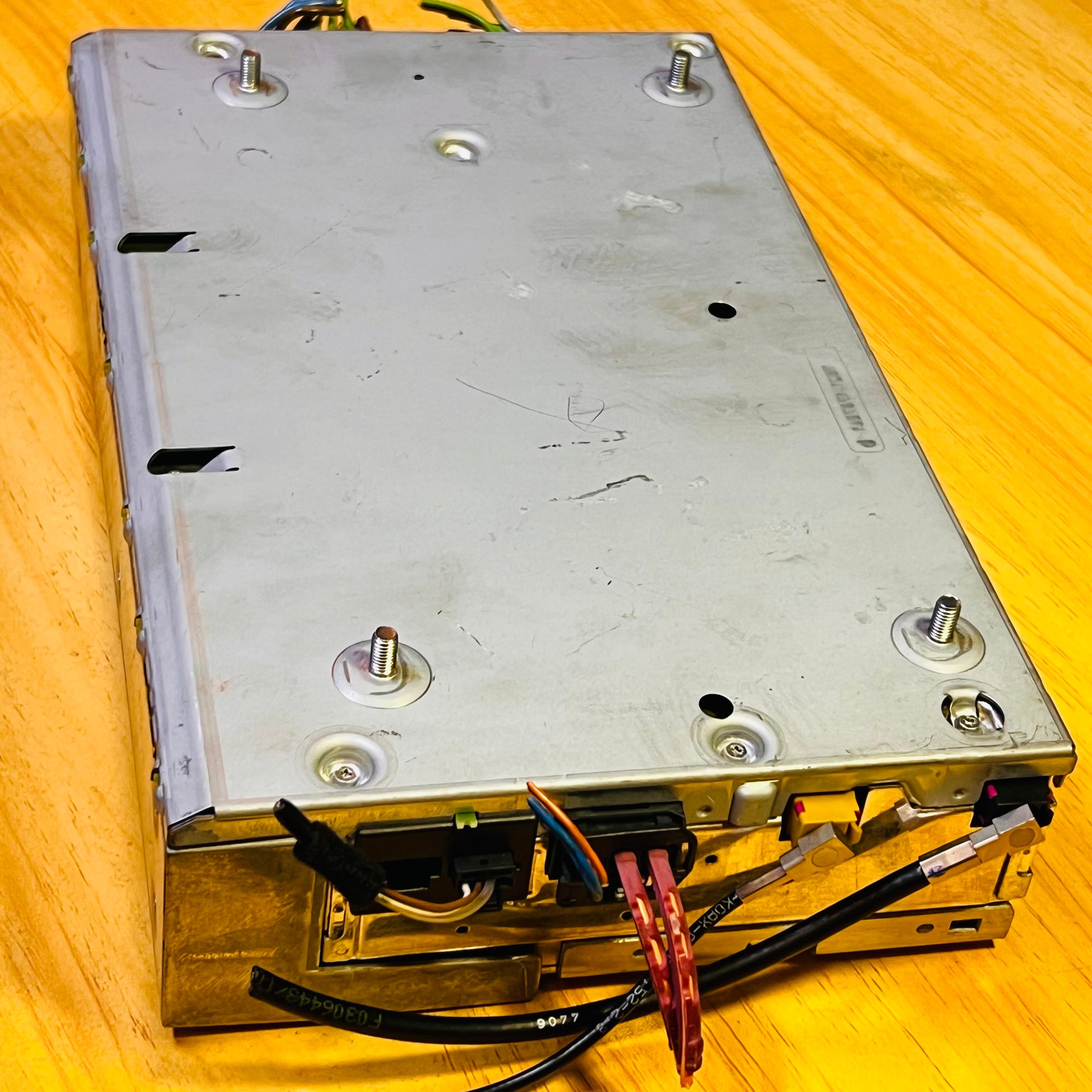 A2218701789 Genuine Mercedes Amplifier A2218701889 for S Class W221