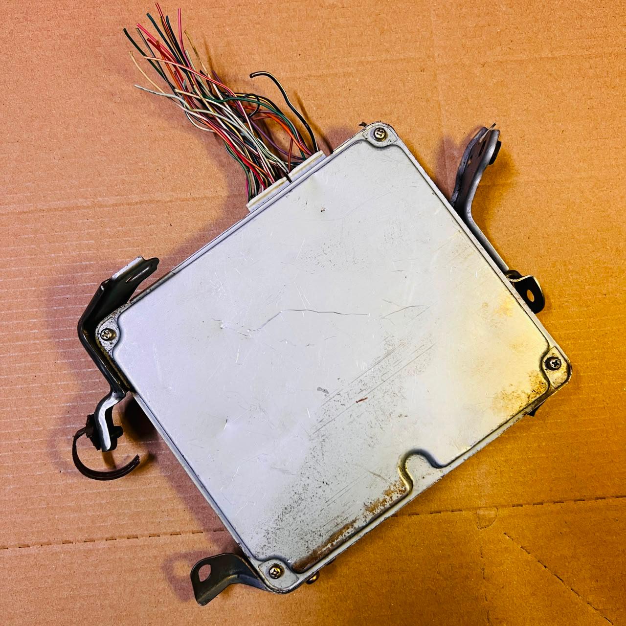 89661-58030 / 275000-3911 / 8966158030 / 2750003911 Toyota Alphard MK1 AH10 2.4 VVT-i Engine Control Unit ECU Genuine OEM (2002–2008), automan spare parts