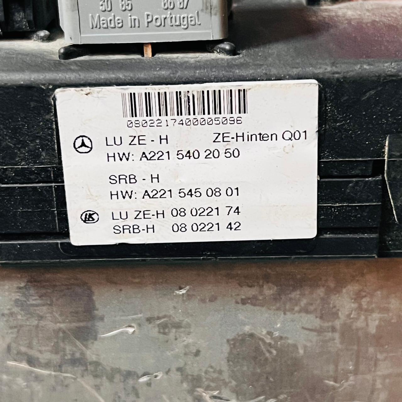 MERCEDES BENZ S W221 Fuse Box SAM Unit A2215402050 / A2215450801