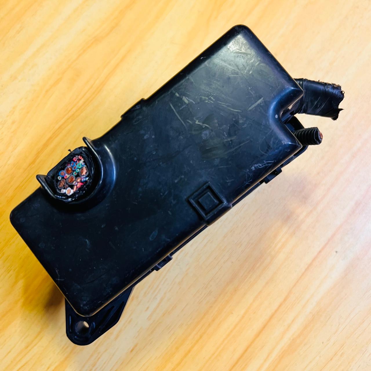 82661-B2020 / 82661B2020 Genuine Fuse Box Junction Block Interior Fuse Panel OEM, auto man spare parts