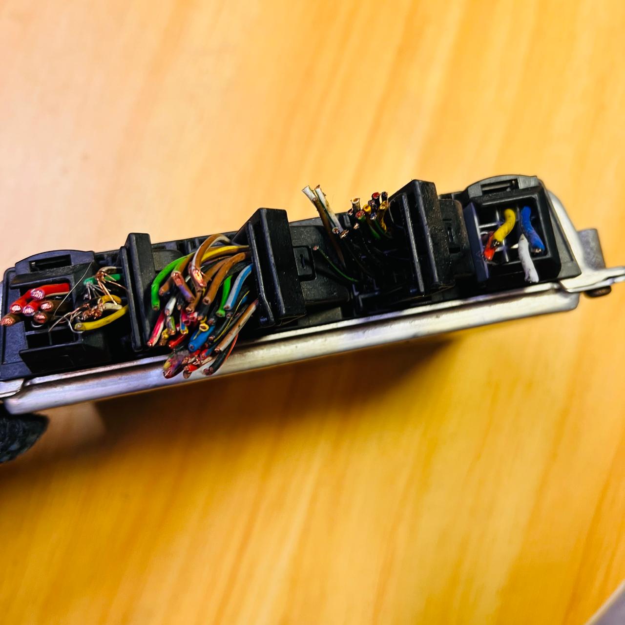 0261204420 / 1430940 BMW 3 Series E46 325i Engine Control Unit ECU DME OEM, automan spare parts