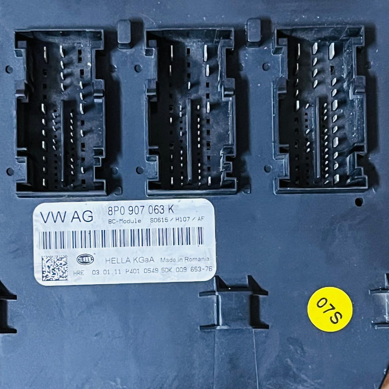 Audi A3 S3 8P on-board power control unit 8P0907063K central electric control unit